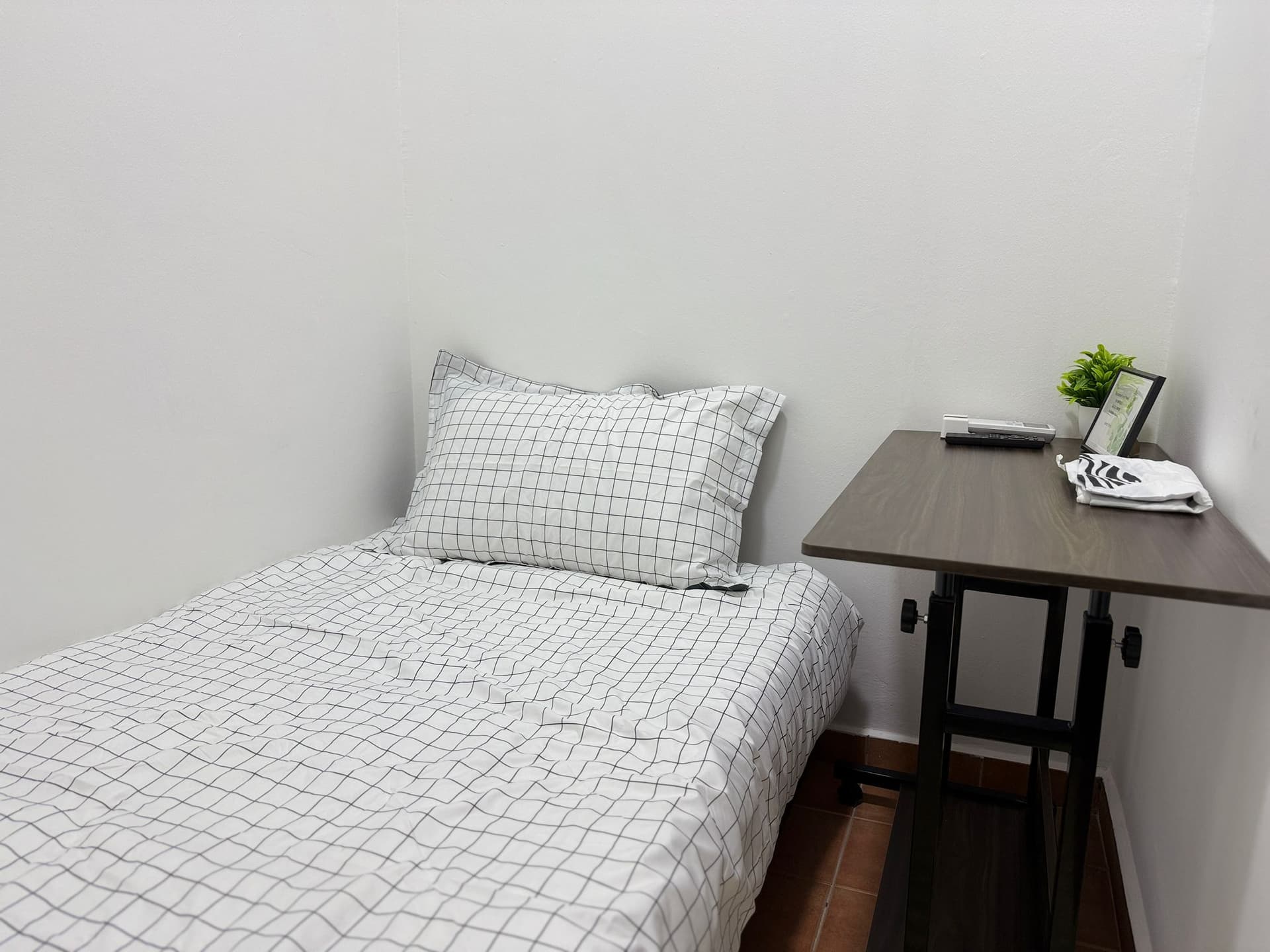 Room 1 (ECON1), Economy Room at The Floravale